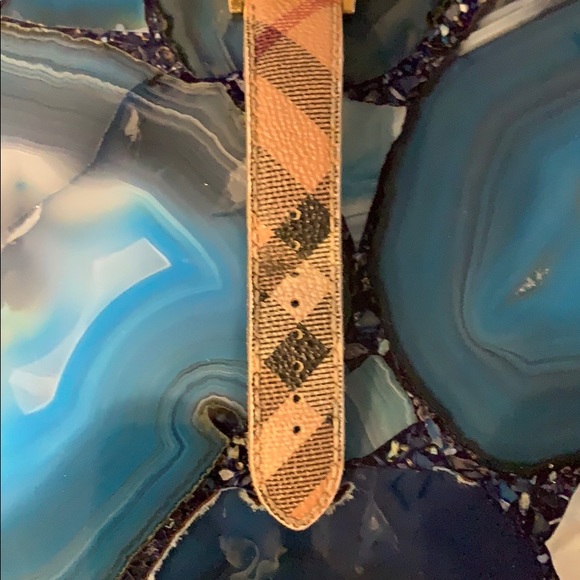 Signature Burberry Check Gold Watch - Picture 3 of 7